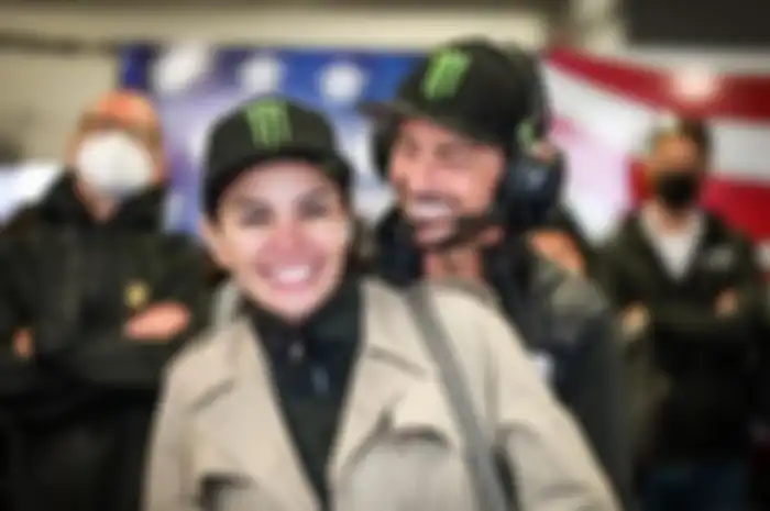 Nikita Mirzani dan John Hopkins 