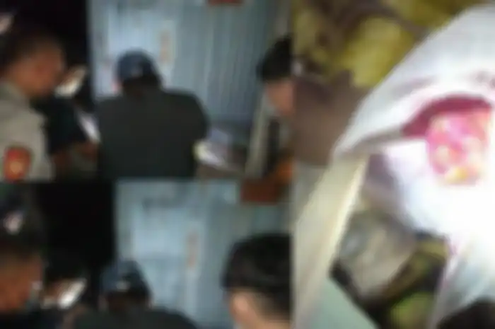Saat Tim Resmob Polsek Panakkukang mengecek kantongan diduga orok bayi ternyata berisi kulit buah naga di Jl Pandang Raya 5, Makassar, Senin (23/5/2022) malam.