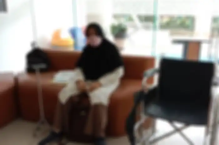 Ninda Annisa Riswardhani, salah satu peserta UTBK di UNY yang menyandang tuna daksa. 