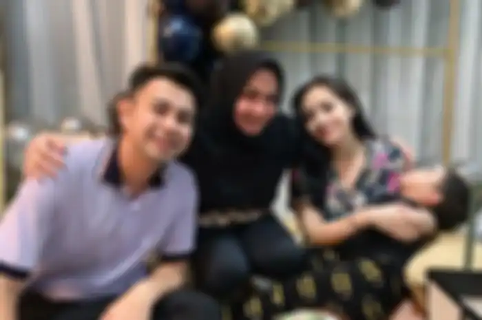 Raffi Ahmad, Mama Rieta, Nagita Slavina, dan Rafathar