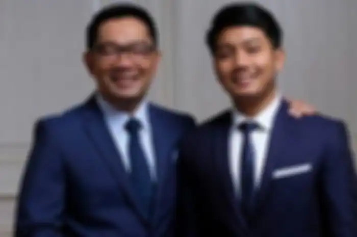 Gubernur Jawa Barat, Ridwan Kamil, bersama anak sulungnya, Emmeril Khan Mumtadz.
