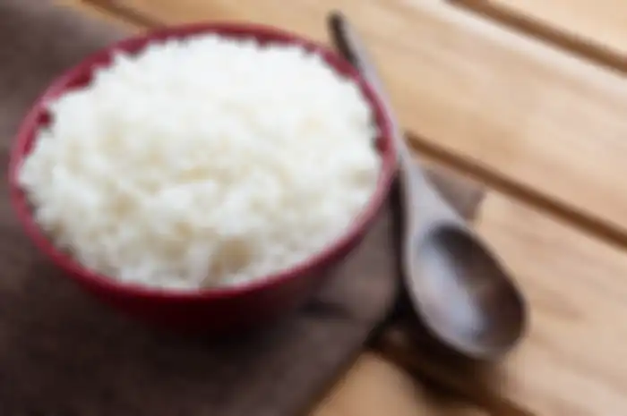 Tips Hidup Bagi Para Emak! Cukup Aduk Nasi yang Sudah Matang di Rice Cooker Selama 2 Menit, Hal Ajaib Ini Bakal Terjadi
