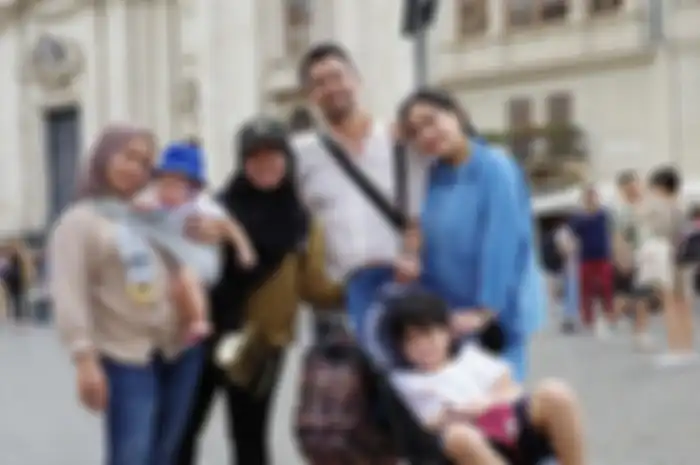 Mbak Lala bersama dengan Raffi Ahmad dan Nagita Slavina plesiran ke luar negeri