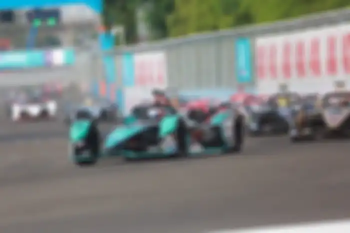 Mitch Evans sukses menumbangkan Jean-Eric Vergne untuk memenangkan Formula E Jakarta 2022.