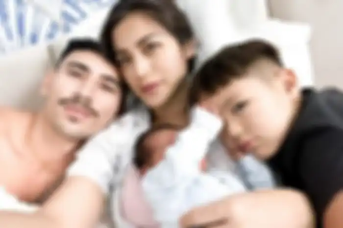 Jessica Iskandar, Vincent Verhaag, dan kedua anak mereka 