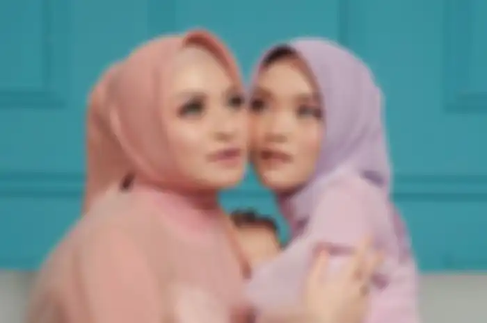 Nathalie Holscher dan Putri Delina.