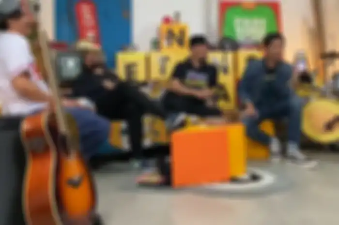 Desta bergurau menyebut feed Instagram Ahmad Dhani jelek dan menyarankannya untuk menyewa desainer