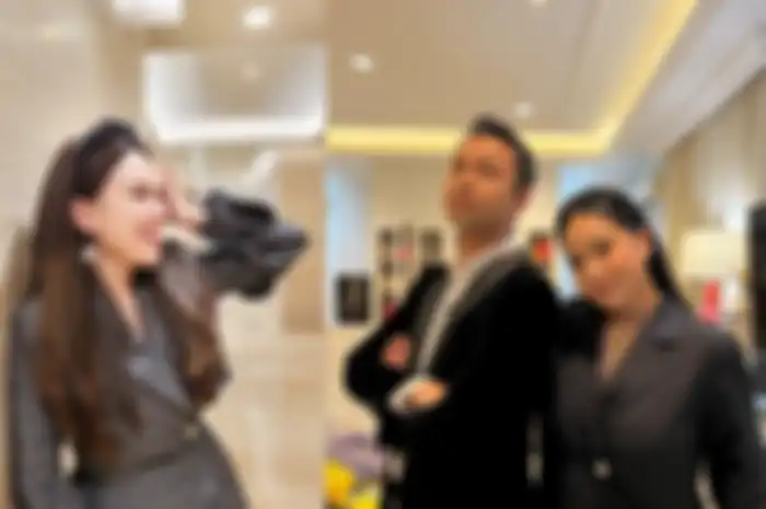 Ayu Ting Ting (kiri), Raffi Ahmad dan Nagita Slavina (kanan)