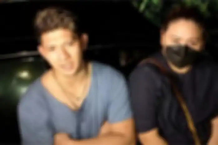 Tulang rusuk Iko Uwais ditendang Rudi 'Desainer interior', begini kronologi kejadiannya.