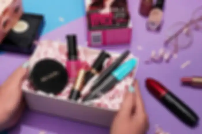 Ilustrasi kosmetik Revlon