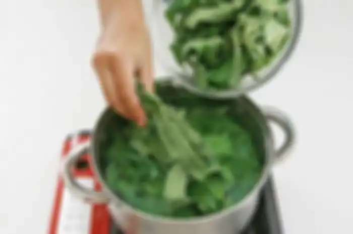 cara memasak daun singkong agar tetap hijau