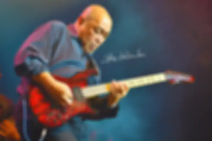 Mendiang gitaris Krakatau, Donny Suhendra