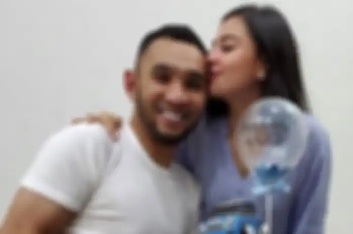Enji Baskoro selingkuhi Hana Kirana.