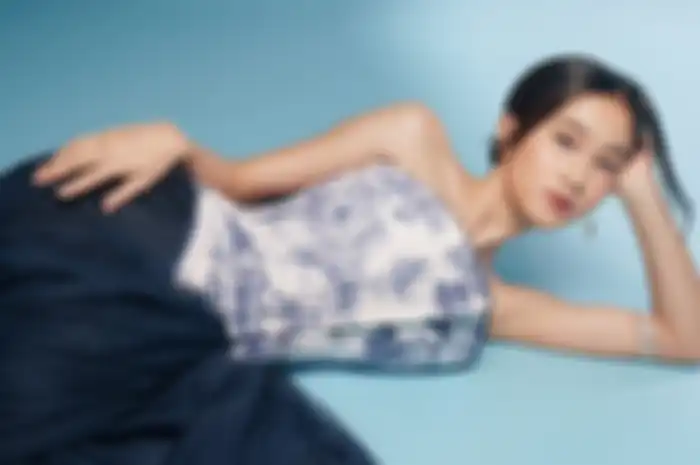 Keisya Levronka bocorkan makna lagu 'Tak Ingin Usai' yang sedang viral.