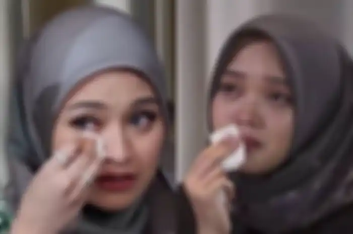 Putri Delina dan Nathalie Holscher