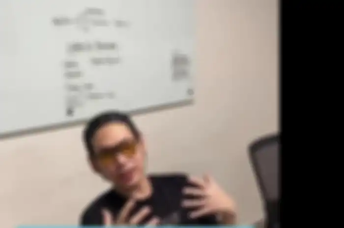 Direktur kreatif Holywings ternyata bikin konten begini di akun TikTok miliknya. Dia jadi tersangka kasus promo miras gratis.