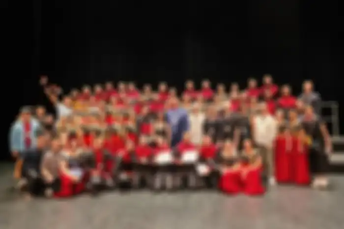 Avip Priatna & Giok Hartono beserta anggota Batavia Madrigal Singers setelah berhasil menjadi juara 31st European Grand Prix for Choral Singing (EGP) 2022 di Tours, Perancis 