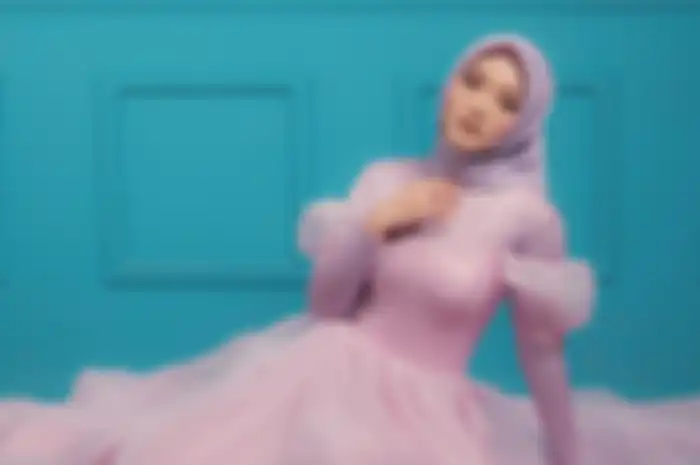 Putri Delina. 