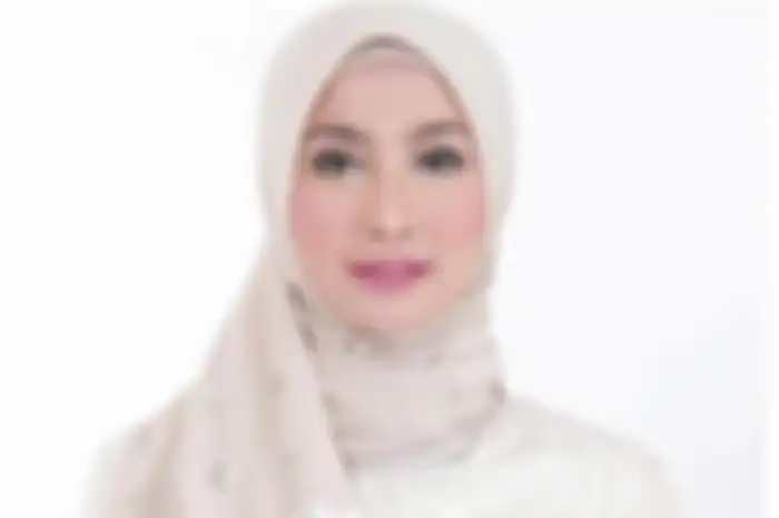 Desy Ratnasari 