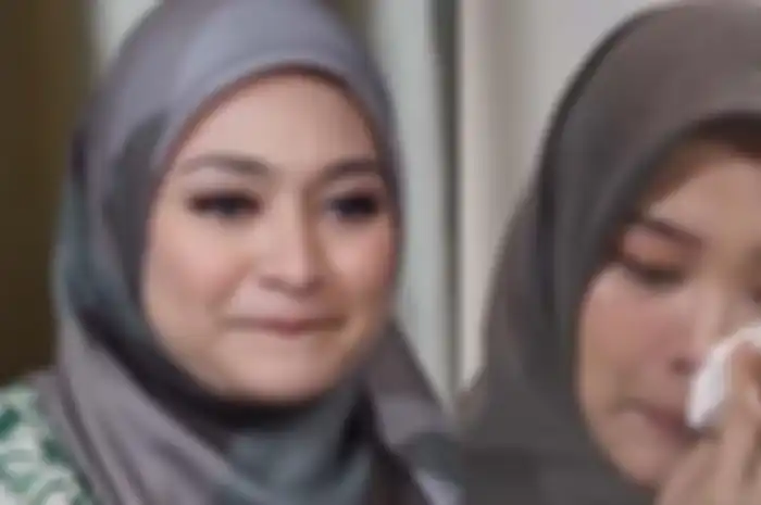 Nathalie Holscher dan Putri Delina