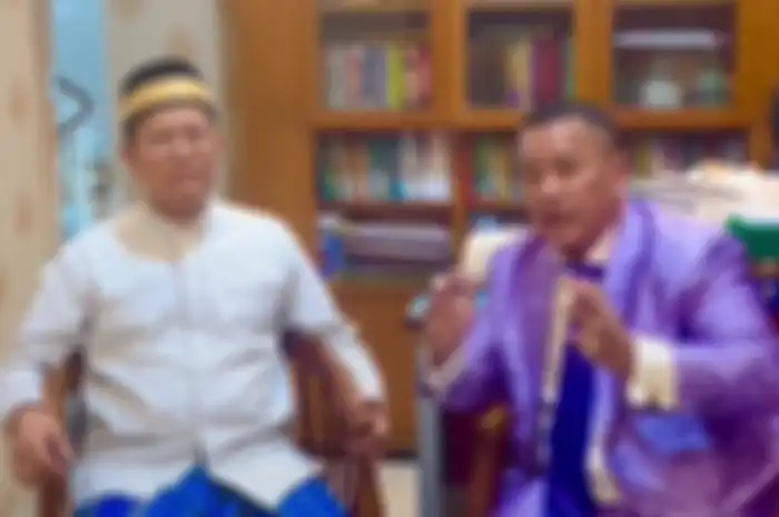 Di hadapan Ketua MUI Cholil Nafis, Hotman Paris yang memiliki saham terbanyak di Holywings meminta maaf pada umat Muslim.