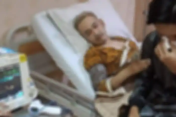 Betrand Peto tak henti menangis saat tahu Ruben Onsu kembali dirawat. 