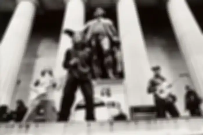 Stasiun radio Kanada, KiSS FM memutar lagu Rage Against the Machine berhari hari tanpa henti