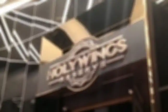 Hollywings