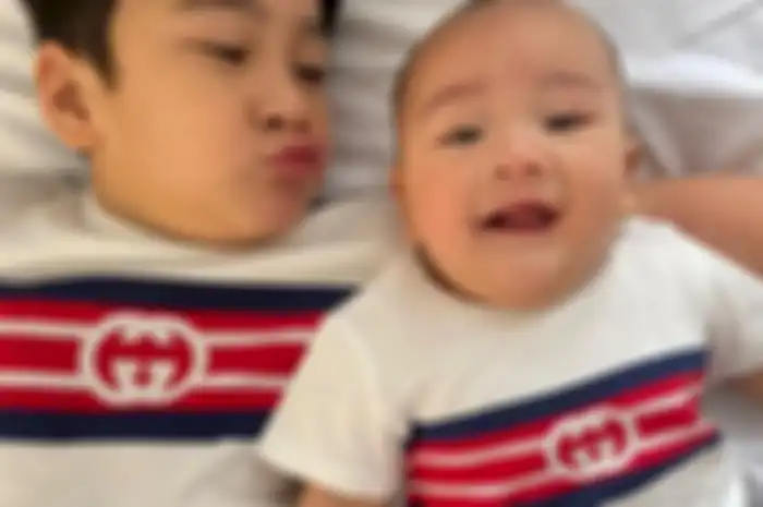 Kedekatan Rafathar dan Rayyanza