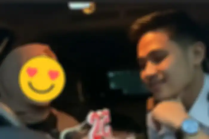 Kisah cinta beda profesi masinis ganteng dengan artis cantik