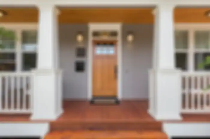 Ilustrasi pintu depan rumah, Ilustrasi pintu kayu.(Shutterstock/Breadmaker) 