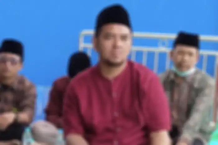 Anak pemilik Ponpes Shiddiqiyyah Muchammad Subchi Azal Tzani yang jadi buronan polisi ternyata sahabat  mantan anggota Slank.