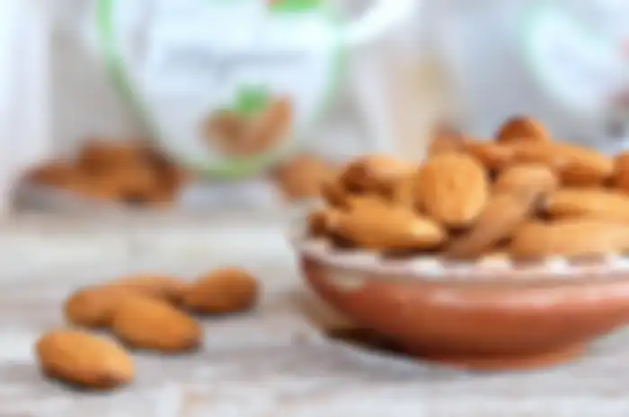 tips kesehatan atasi kolesterol dengan kacang almond