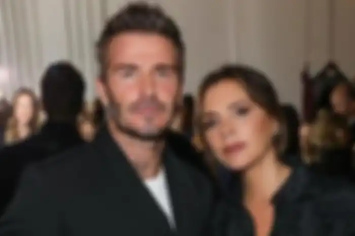 Melihat penampilannya saat masih tergabung dalam Spice Girls, anak Victoria Beckham kritik rok ibunya!