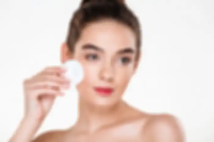 Ilustrasi makeup hybrid skincare