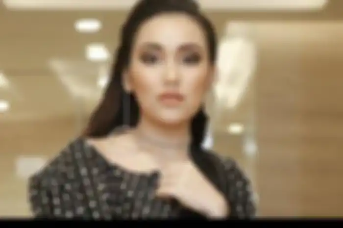 Penyanyi dangdut Ayu Ting Ting dipolisikan.