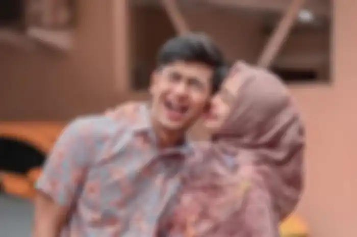 Ria Ricis dan Teuku Ryan akhirnya minta maaf usai viral video mesra di FTV, begini katanya.
