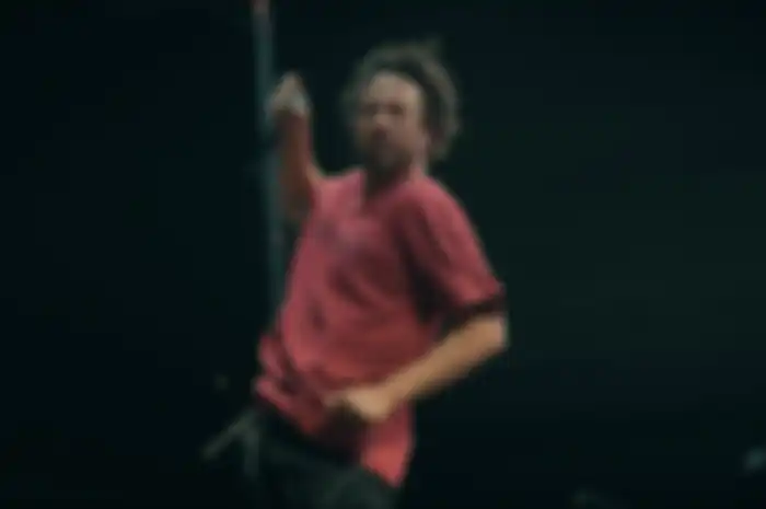 Vokalis Rage Against The Machine, Zack de la Rocha alami insiden di atas panggung.