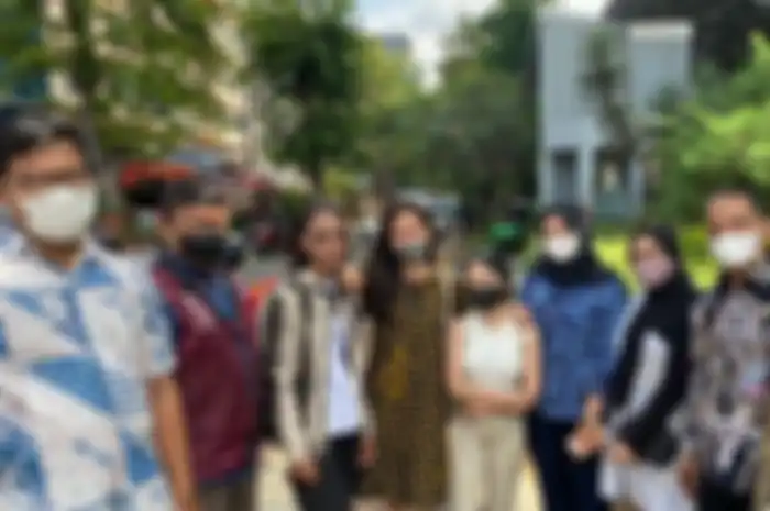 Pemprov DKI Jakarta menggandeng Jeje Slebew dan Bonge jadi duta kebersihan di kawasan Dukuh Atas, Jakarta Pusat. 