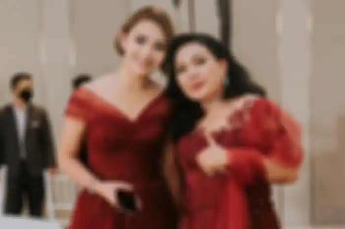 Hampir setahun Amanda Manopo meratapi kesedihan akan kepergian sang ibunda, Henny Manopo yang meninggal karena sakit.
