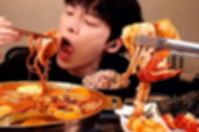 Oppa oppa lagi mukbang 