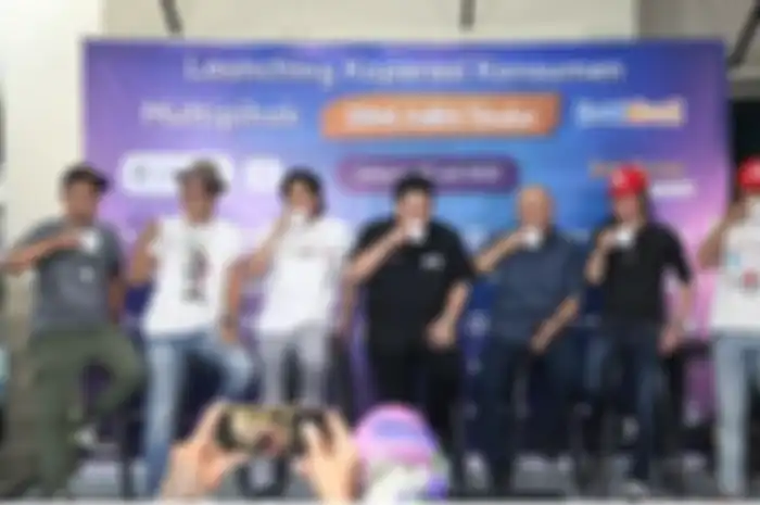 Slank bersama Teten Masduki dan Erick Thohir meresmikan koperasi Slankops