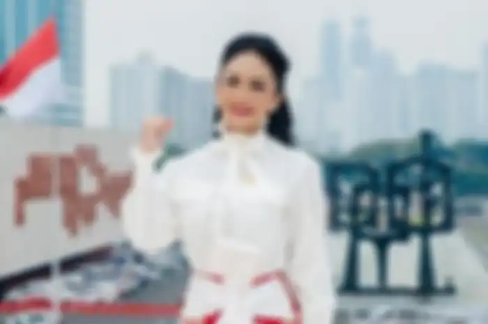 Kini jadi angota DPR RI, Krisdayanti justru tak malu santap makan makanan murah meriah ini.