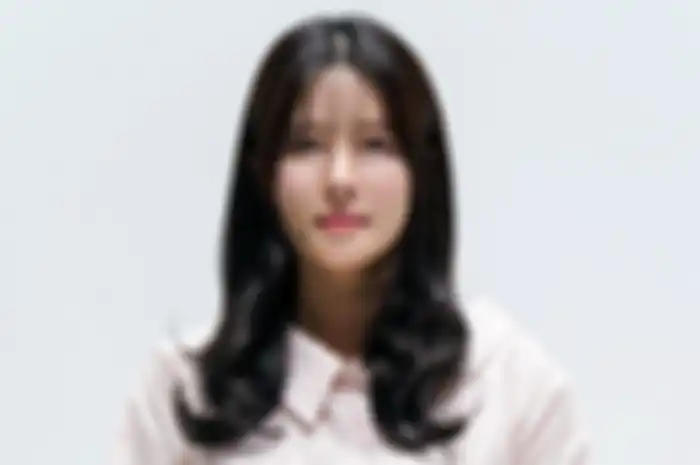  Tips Menciptakan Gaya Poni Air Bangs