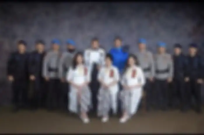 Ternyata Irjen Ferdy Sambo naik pesawat berbeda saat istrinya dikawal Brigadir J bersama Bharada E. Foto CCTV ungkap faktanya.