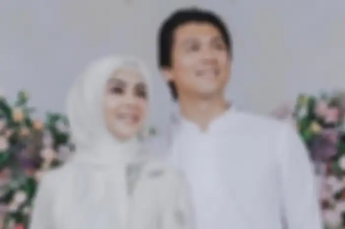 Syahrini dan Reino Barack 