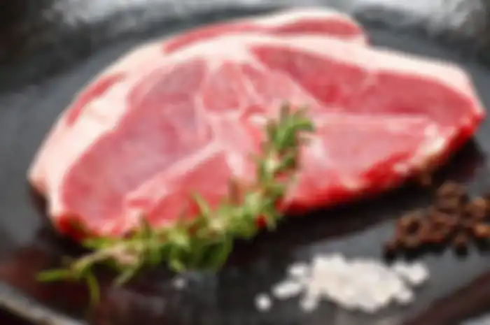 Aneka tips harian, ternyata begini cara tepat mencairkan daging beku dari freezer.