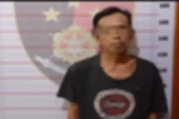 Tersangka Ed pencabulan terhadap anak tiri di Kabupaten OKU.