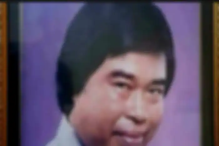 Biodata artis Eddy Gombloh. 