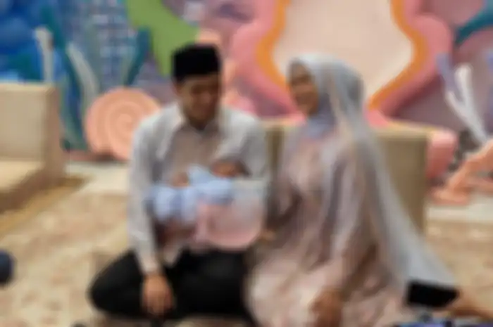 Aqiqah Cut Rafya Aramoana anak pertama Ria Ricis dan Teuku Ryan berjalan khidmat dihadiri ustaz dan ustazah juga rekan artis.